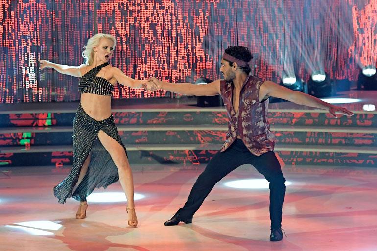 Veeran tanssipari, mallikomistus Akash Kumar saa varmasti naisihailijat puolelleen.