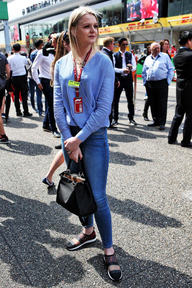 Emilia Bottas formulavarikolla.