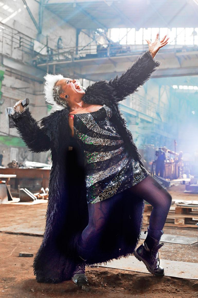 Wilman räväkkä tyyli on kypsynyt vuosien saatossa yhdistelmäksi glamouria ja punkkia.