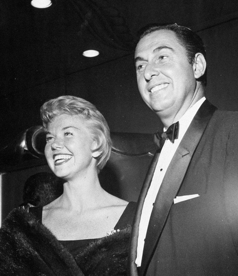 Ystäväni kuuma äiti xxx suku puoli