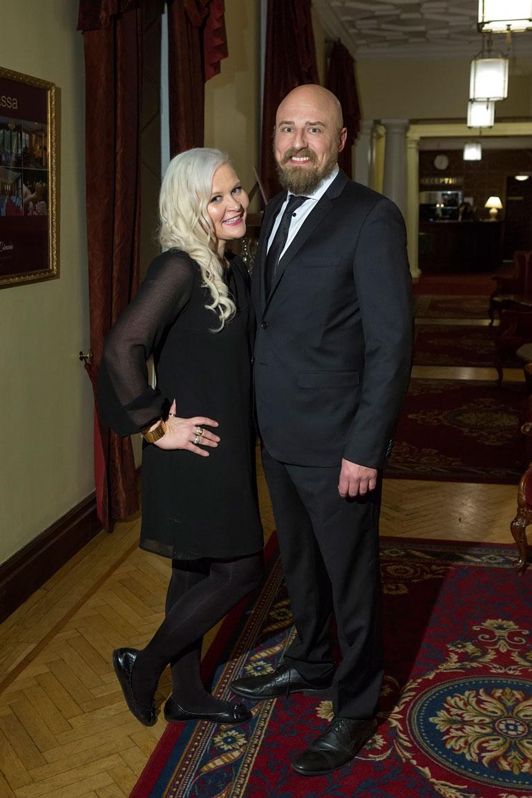 Sunneva ja Harri poseerasivat keväällä Seiskalle Miss Plus Size -finaalissa.