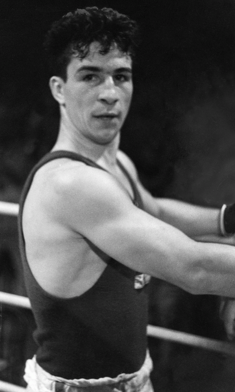 Nyrkkeilyn olympiavoittaja Sten Suvio (1911-1988) on Aira Samulin sukulaismies.