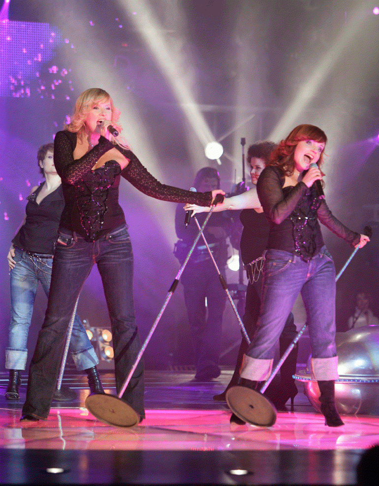 Vuonna 2006 Nina Tapio ja Hanna-Riikka osallistuivat Suomen Euroviisukarsintaan kappaleella This is what we came for.