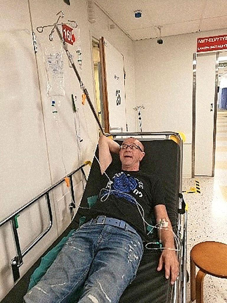 Enzo kirjattiin sairaalaan kiireellisesti vakavien kipujen vuoksi.