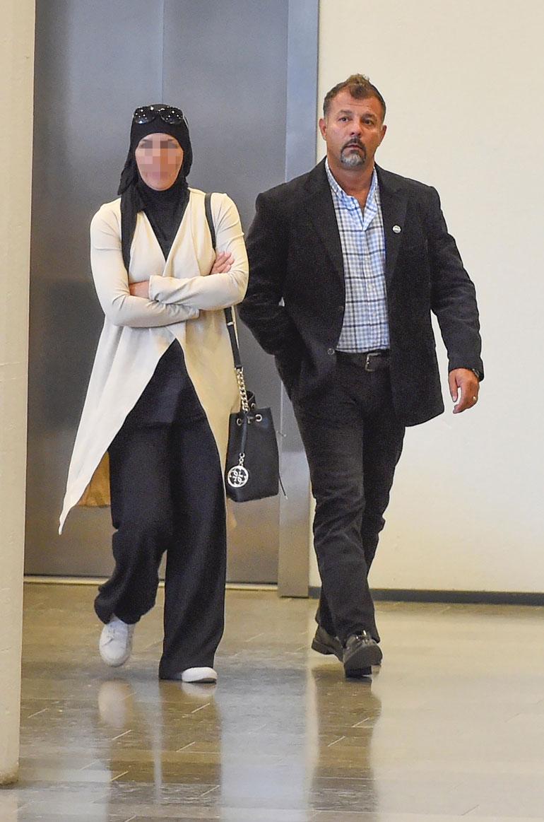 Rami Adham ja hänen ex-vaimonsa saapuivat viime viikolla Helsingin käräjäoikeuteen yhdessä. Naista syytetään törkeästä rahanpesusta.