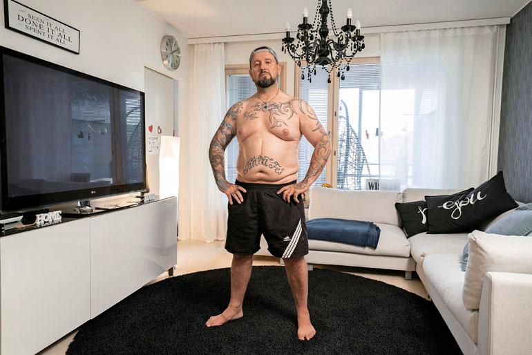 Esko sai kahdeksan viikkoa aikaa muuttaa elämäntapansa terveellisemmiksi. – Eskolle oli kova paikka kuulla mieshormonitason laskeneen, Pippa kertoo.