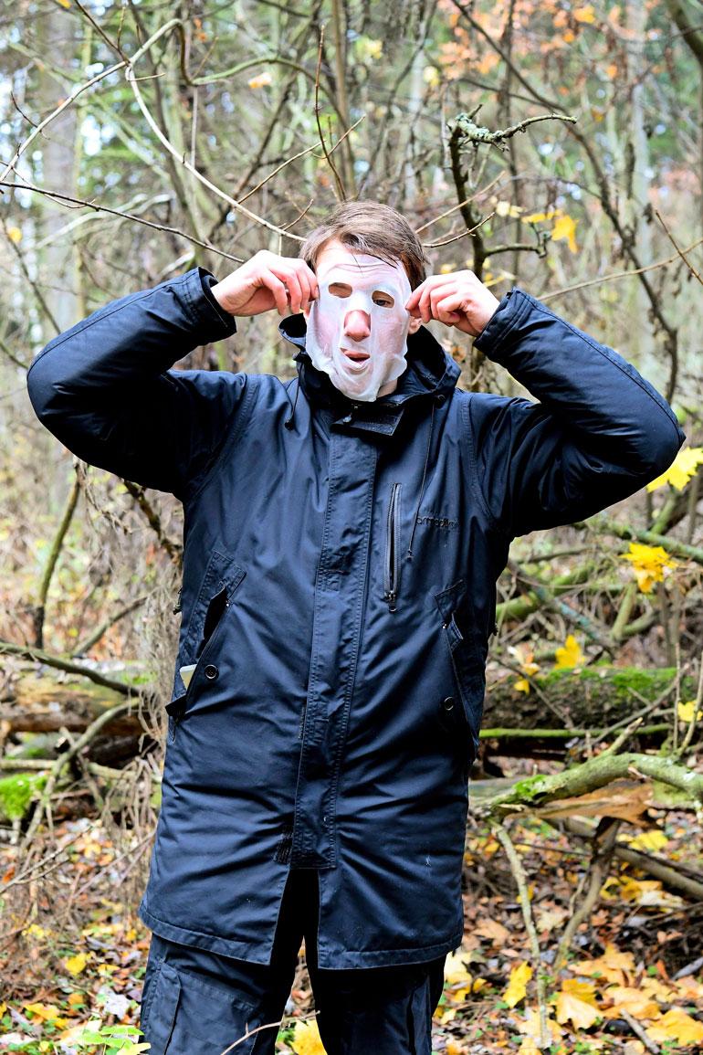 – Muistan, miten muksuna piti askarrella oma naamari halloween-bileitä varten. Siellä sitten juotiin limpparia ja syötiin sipsejä.