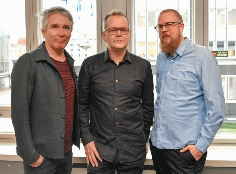 Miikka Nousiainen, Kari Hotakainen ja Tuomas Kyrö olivat jälleen huumorimielellä liikenteessä.