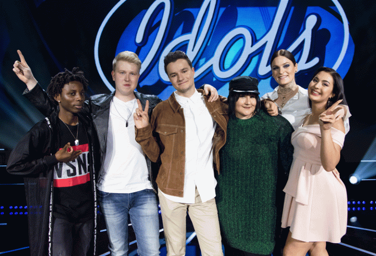 Joku heistä voittaa Idolsin: vasemmalta oikealle Leo Pakarinen, Jere Övermark, Patrik Blomberg, Noora Mäkinen, Santa Sallinen ja Sara Heusala.