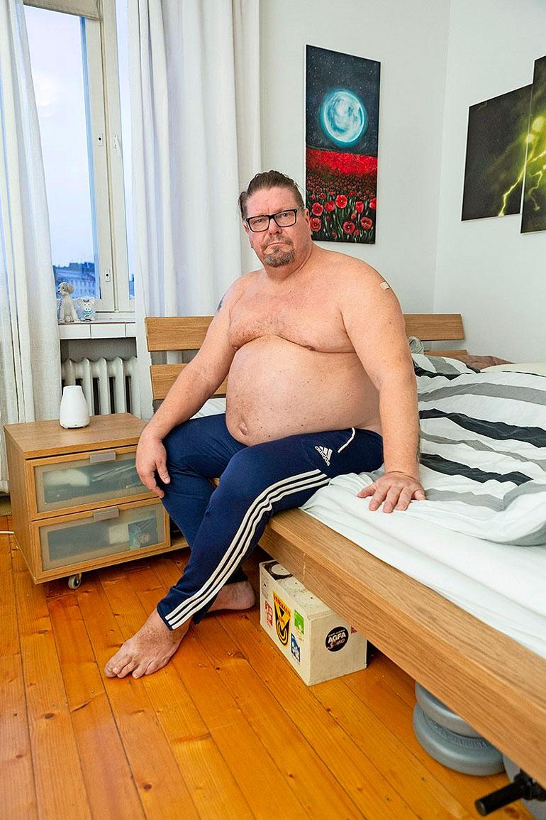 Painon nousu johtuu Henryn oman veikkauksen mukaan testosteronivajeesta. Testosteronin määrä oli mittauksessa selvästi alle miesten viitearvojen.