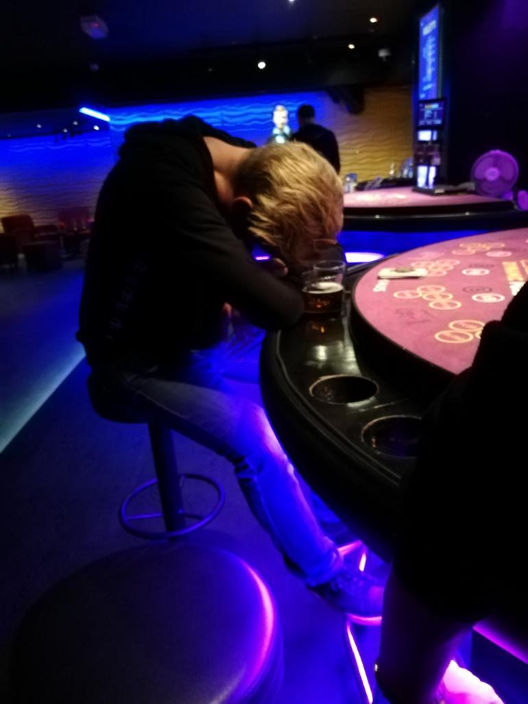 ...Kunnes pelikunto petti totaalisesti ja Jukalle iski kova väsymys.
