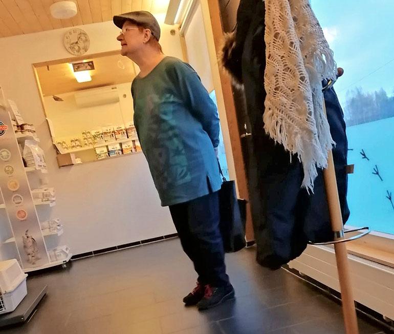 Tarja Halonen vei kissansa lääkäriin.