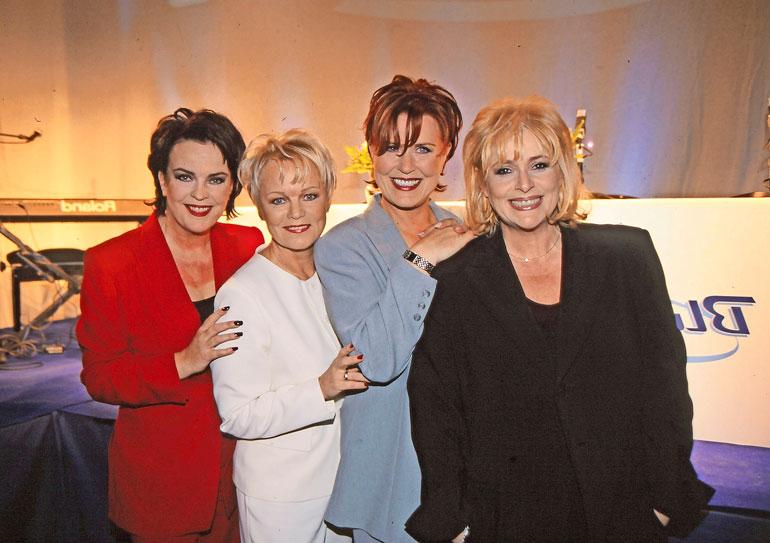 Leidit lavalla oli Paula Koivuniemen, Katri-Helenan, Lea Lavenin ja Marionin suurproduktio vuonna 2000. Samana vuonna he julkaisivat myös albumin nimeltä Leidit levyllä. Se myi kultaa.