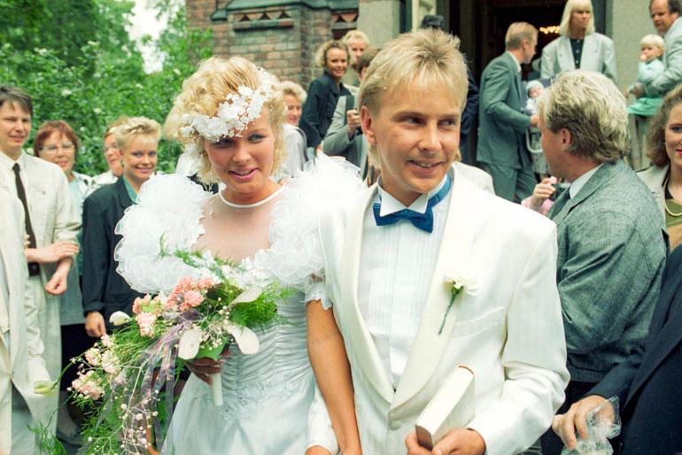 Matin toinen vaimo Pia oli 1990-luvulla esiintyjä, mistä Matti ei pitänyt. – Kyllä se p*rkele niin on, että naisen paikka on kotona, eikä missään maailmalla, Matti puhisi.