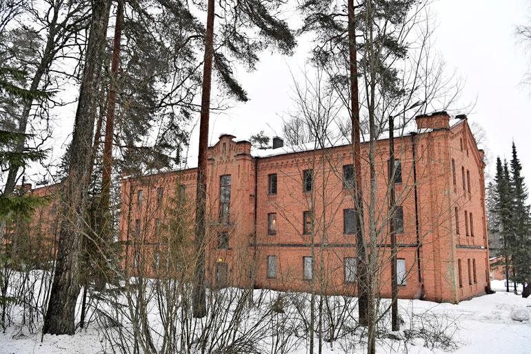 Jani nähtiin pari viikkoa sitten muuttamassa tavaroitaan ulos Riihimäen-asunnosta.