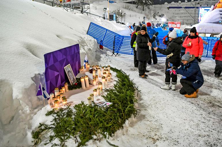 Lahden kisamontussa saattoi käydä jättämässä jäähyväiset mäkisankarille.
