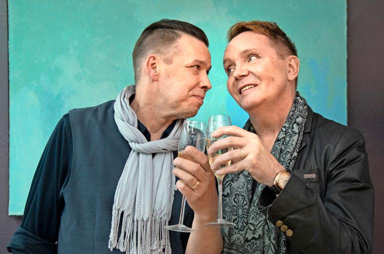 Marc tiesi jo yläasteella olevansa homoseksuaali. Aluksi uutinen oli läheisille järkytys, mutta totuttelun jälkeen perhe hyväksyi asian.