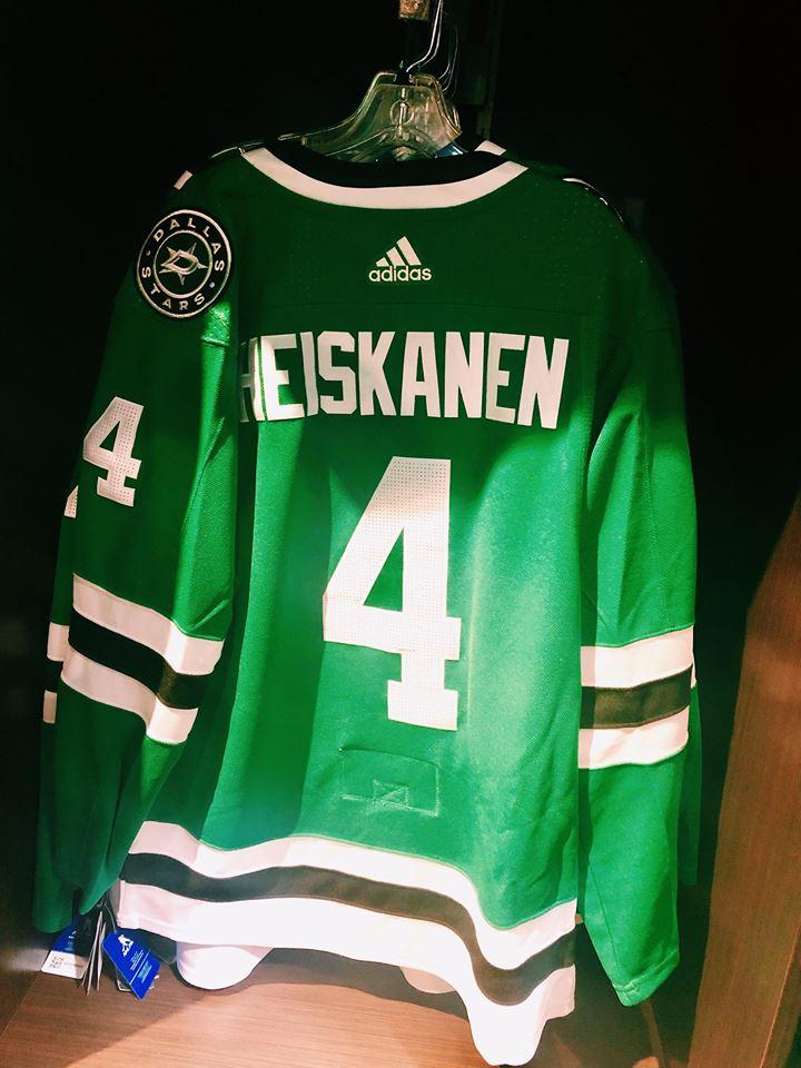 Dallas Starsin fanikaupan kassakone kilisee kiihtyvään tahtiin pudotuspelien lähestyessä. Miro Heiskasen paidat menevät kuin kuumille kiville.