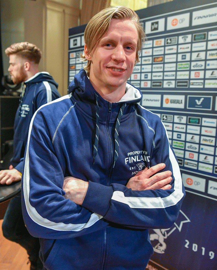Jussi Olkinuora näkee kolmen tasaisen maalivahdin vain Leijonien vahvuutena.
