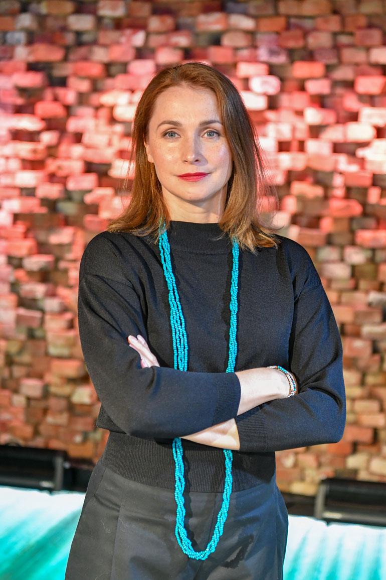 Leena Pöysti muistetaan tv-sarjoista Roba, Syke ja Käenpesä. – Olen onnistunut pistämään tassuni rooleihin, joita on kuvattu monta tuotantokautta.