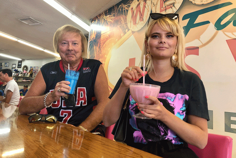 Danny ja Erika suosivat Vegasissa mieluummin dinereita eli kansankuppiloita kuin hintavia ökyravintoloita.
