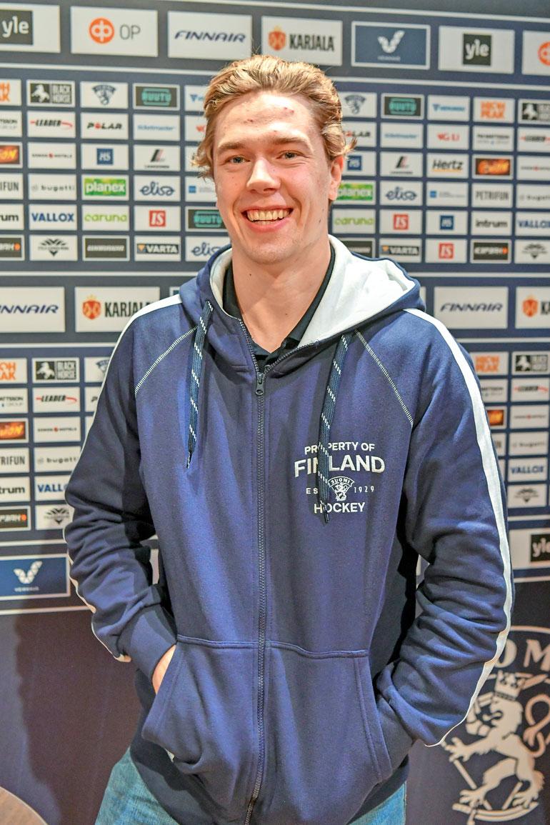 Mitä Leijonien tähdet tekisivät työkseen ilman jääkiekkoa? Kaapo Kakko ja kumppanit vastaavat ...