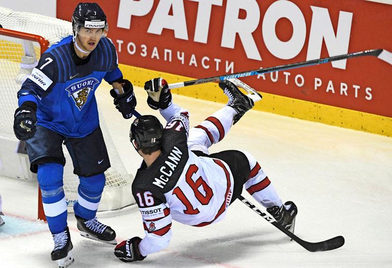 Slovakian MM-kisoissa Oliwer huolehtii, ettei vastustajilla ole asiaa Suomen maalille. Sen sai tuta myös Kanadan Jared McCann.