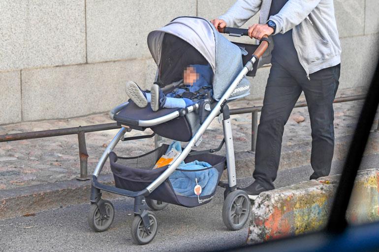 Luksusrattaissa kelpaa pikkumiehen ottaa päikkäreitä.