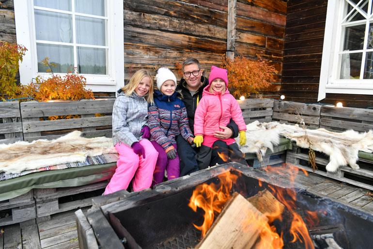 Jani myöntää ikävöivänsä lapsiaan näiden ollessa äitinsä luona. – Sen kanssa kuitenkin eletään, koska ei ole vaihtoehtoja.