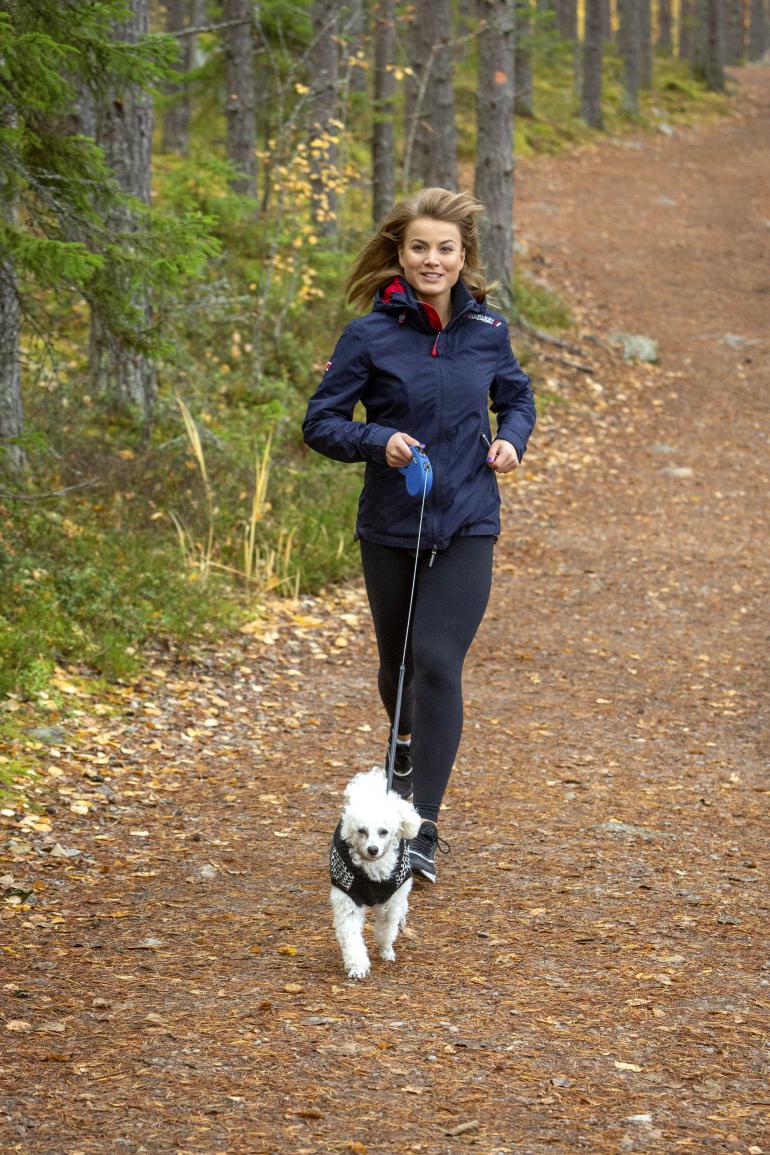 Hop hop, Harri! Repovedeltä löytyy kilometrikaupalla hyväkuntoisia luontopolkuja.