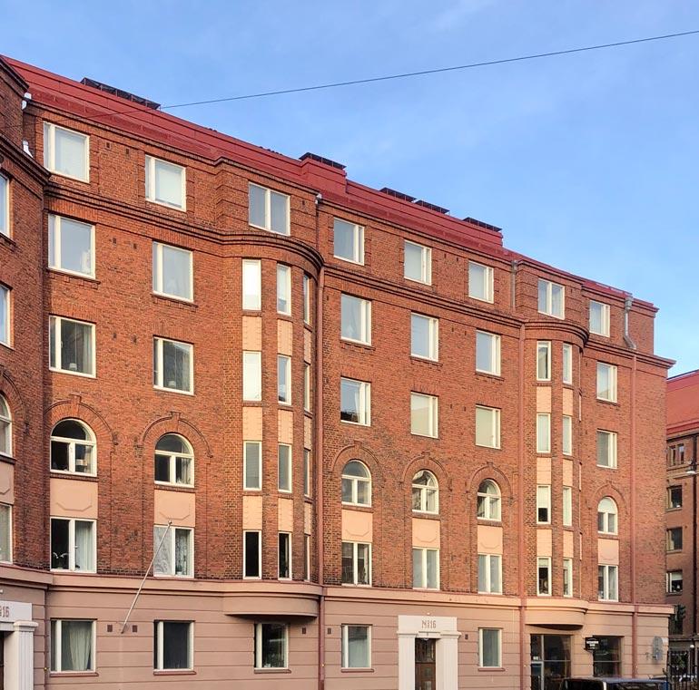 Kohupari asui Tiinan luona 120 neliön kolmiossa. Tuomas on nyt muuttanut uuteen osoitteeseen.