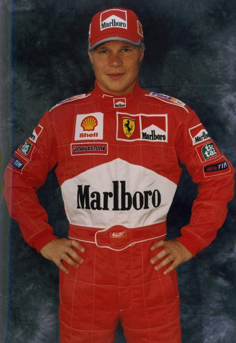 Mika sai elämänsä tilaisuuden 1999 päästyään Schumacherin tuuraajaksi. – Tunnen Michaelin karting-ajoista lähtien. Hänen onnettomuutensa jälkeen en ole häntä tavannut, eikä ole moni muukaan.