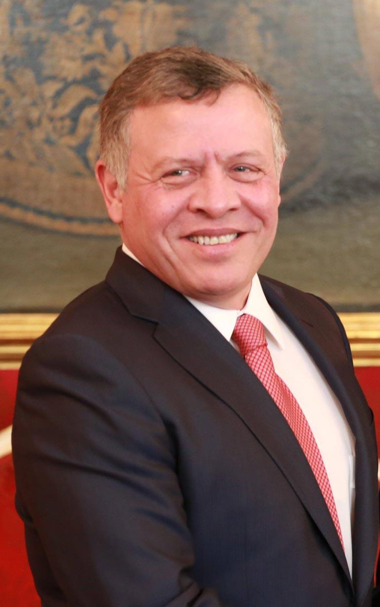 Jordanian kuningas Abdullah II ibn al-Hussein palkkasi siskopuolensa Hayan lähetystösihteeriksi.