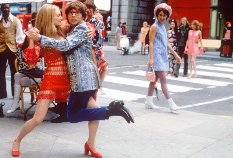Tuntumaa koomikko Mike Myersiin Heather otti pelleillessään tämän kanssa Austin Powers -leffassa vuonna 1999.