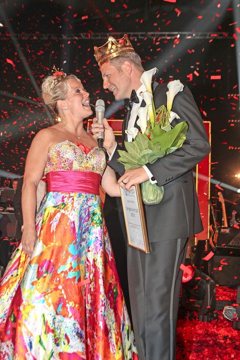 Kyösti kruunattiin tangokuninkaaksi 2013. Hän on kunnostautunut sanoittajanakin: suosittu Tango kuuluu kaikille -kappale on Kyöstin kynästä. Heidi Pakarinen kruunattiin samana vuonna tangokuningattareksi.
