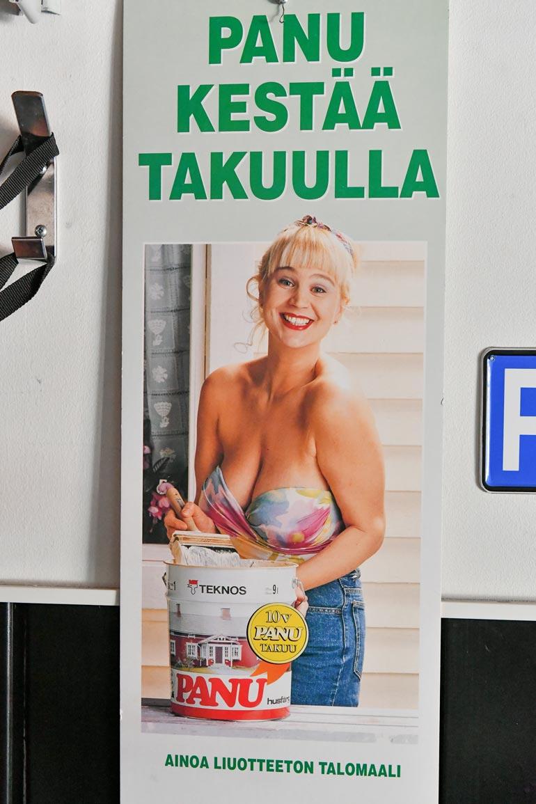 Itseironiaa löytyy niin Panu-mainoksista kuin niiden mallilta. Kuva on Anne Marien säästämästä 1990-luvun alun mainoksesta.