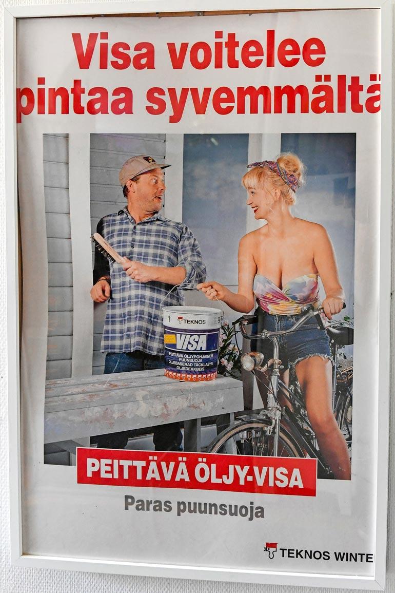 Itseironiaa löytyy niin Panu-mainoksista kuin niiden mallilta. Kuva on Anne Marien säästämästä 1990-luvun alun mainoksesta.
