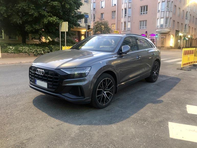 Lätkätähden uuden Audin V6-moottori tuottaa lähes 300 hevosvoimaa. Auto oli sakkopaikalla.