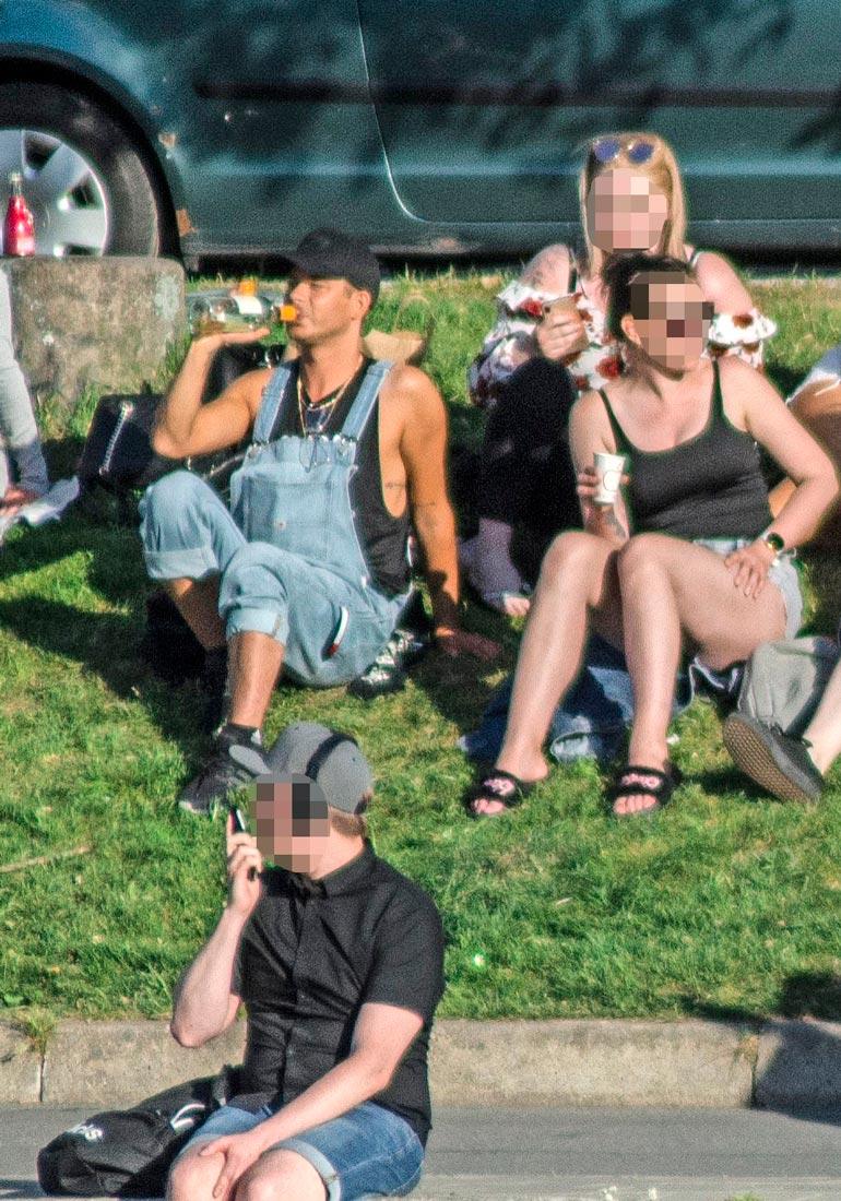 Niko nautti naisseurasta ja viileähköstä viinistä. Ilta oli sometähden sanojen mukaan harvinaisen hillitty.
