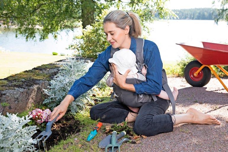 Maallemuutto vaati mukautumista kaupunkielämään tottuneelta Mialta. – Pitkä matka kauppaan tuntui siltä, kuin olisi tullut erämaahan. Pitää ennakoida, mitä tarvitsee seuraaville viikoille, koska maitoa ei lähdetä noin vain hakemaan.