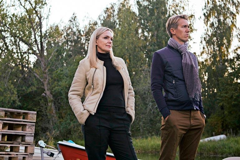 Metsäjätti-elokuva pohjautuu Miika Nousiaisen samannimiseen romaaniin, jossa päähenkilö Pasi ottaa vastaan tehtävän ja alkaa tehostaa vaneritehtaan toimintaa synnyinseudullaan Törmälässä. Elokuvan rooleissa nähdään muun muassa Jussi Vatanen, Hannes Suominen, Sara Soulié, Anu Sinisalo, Tommi Korpela, Anna-Riikka Rajanen ja Tomi Alatalo.