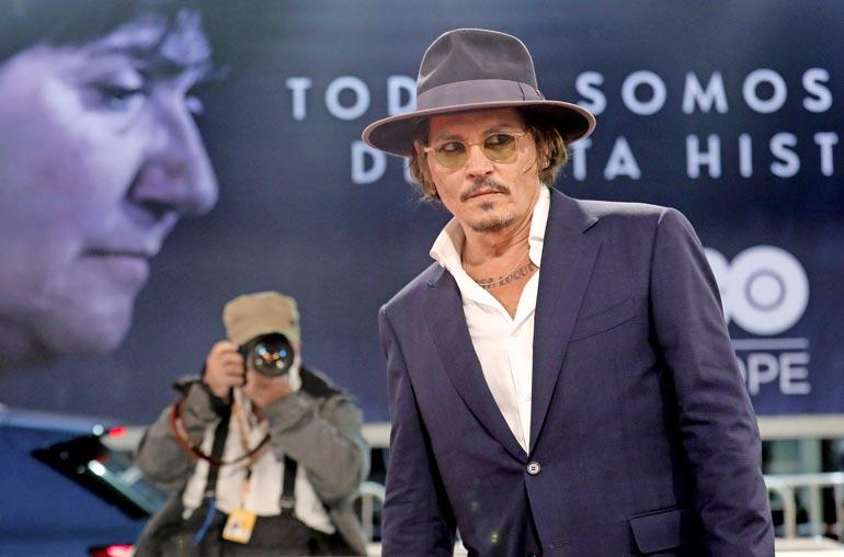 Johnny on toistuvasti kiistänyt syyllistyneensä väkivaltaan Amberia kohtaan.