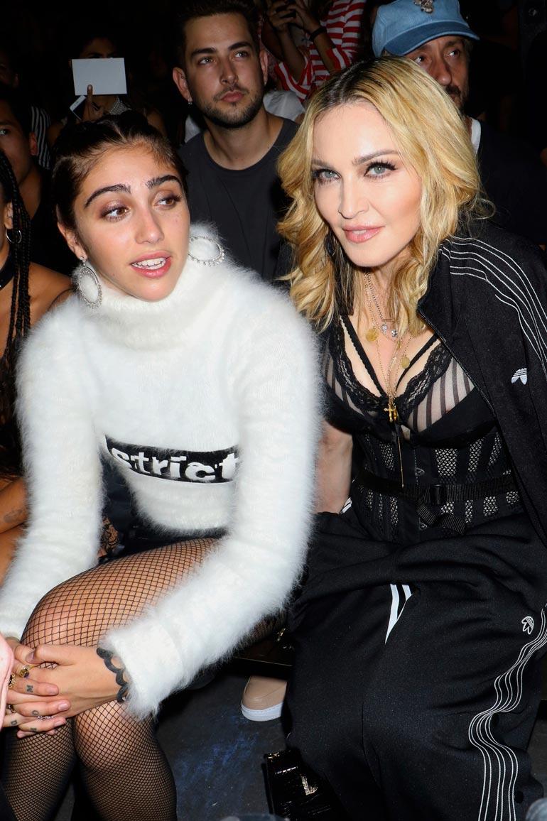 Lourdes eli Lola on Madonnan kuudesta lapsesta vanhin.
