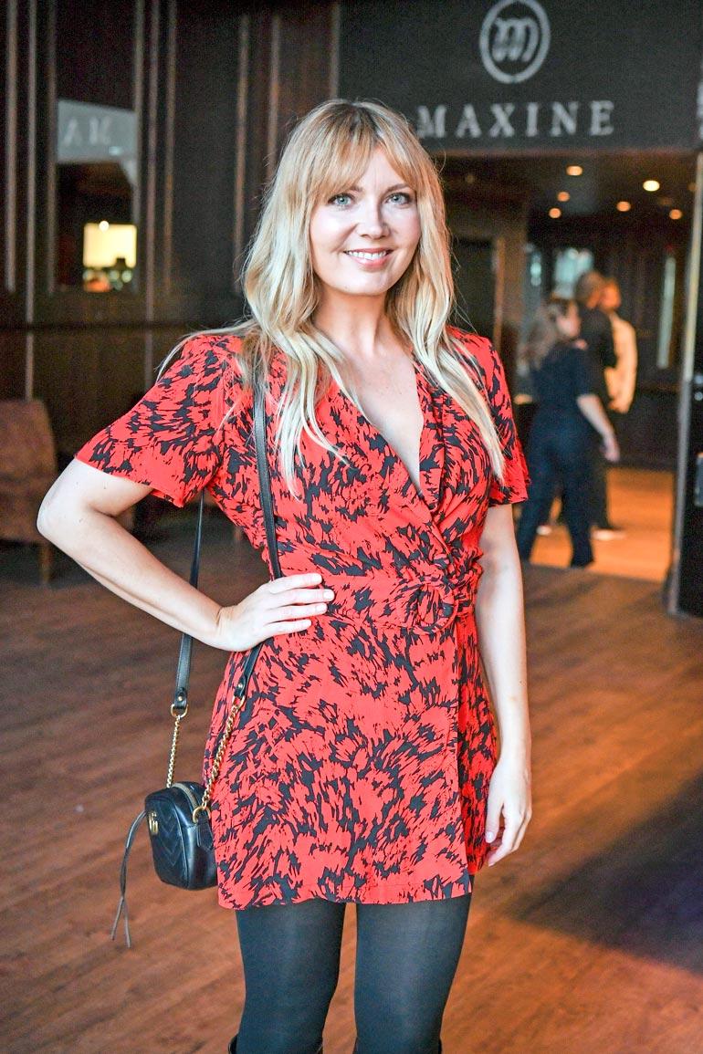 Jenni on suosittu radio- ja tv-juontaja eri kanavilla.