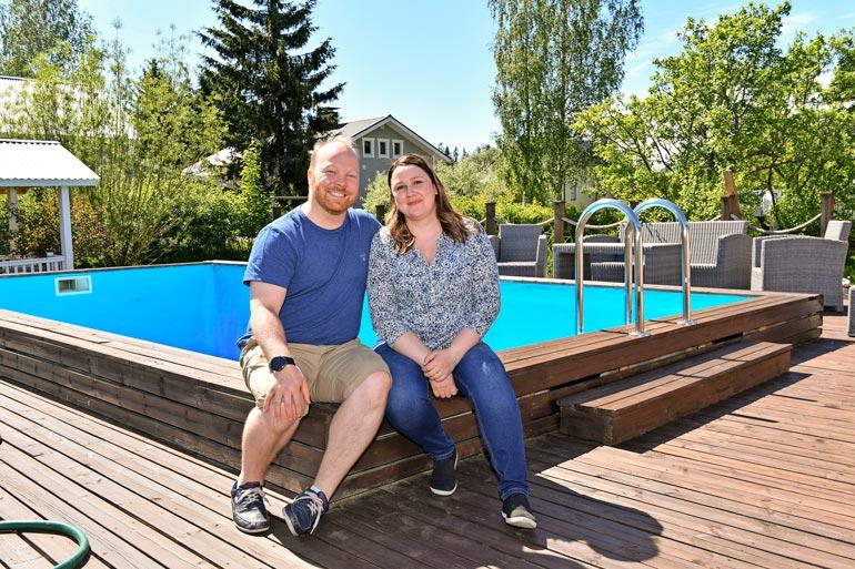 Uuteen kotiin ei tule Anniinan ja Villen mukaan uima-allasta, mutta poreallas on suunnitteilla.