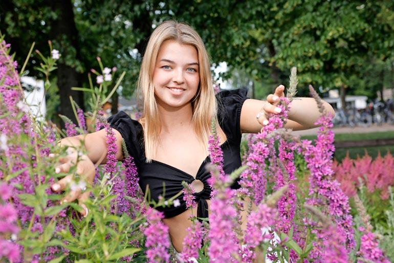 Joalin Loukamaa aloittaa TAMK:in uudessa koulutusohjelmassa, Influencers Academyssa. – Opiskelen bisnestä, kuvaamista ja kaikkea vaikuttajuuteen liittyvää.