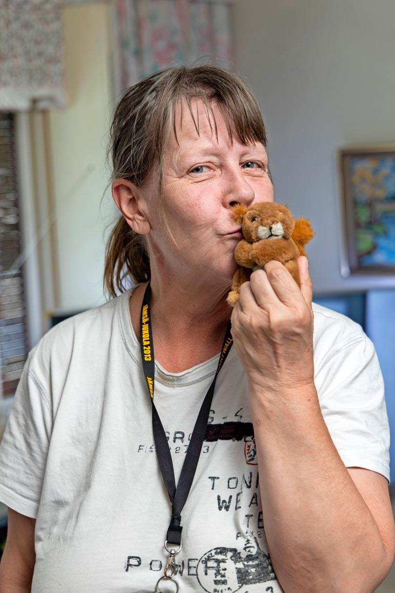 Lokakuussa Kerstinin tytär saa vauvan. – Tämän ihanan pehmo-oravan aion lahjoittaa ensimmäiselle lapsenlapselleni, tuleva mummo iloitsee.