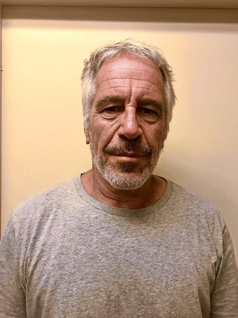 Jeffrey Epstein päätti itse elämänsä kaksi vuotta sitten vanki-sellissä. Hän kiisti syyllisyytensä seksirikoksiin.