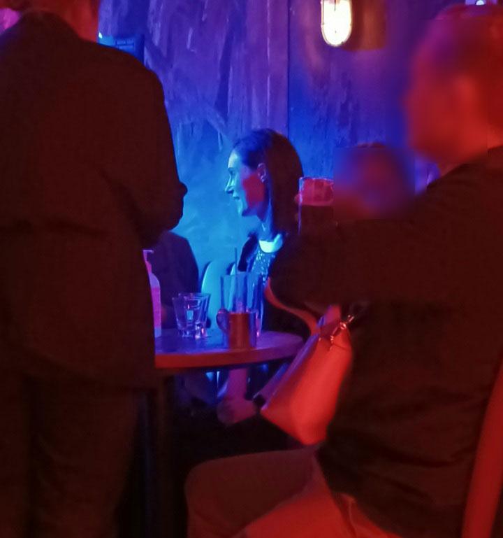 Sanna Marin bilettää