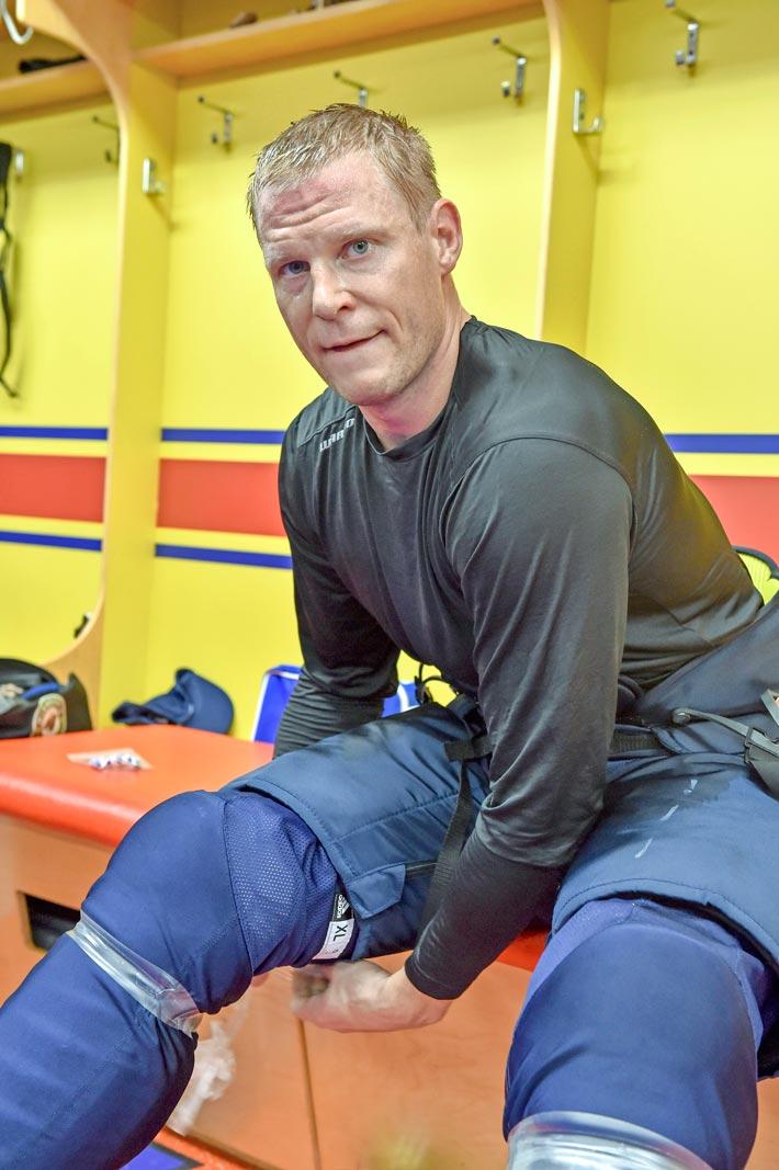 Mikko Koivu aikoo kääntää kaikki kivet, jotta avioero käsiteltäisiin Suomessa. Se olisi miljonäärikiekkoilijalle huomattavasti edullisempaa.